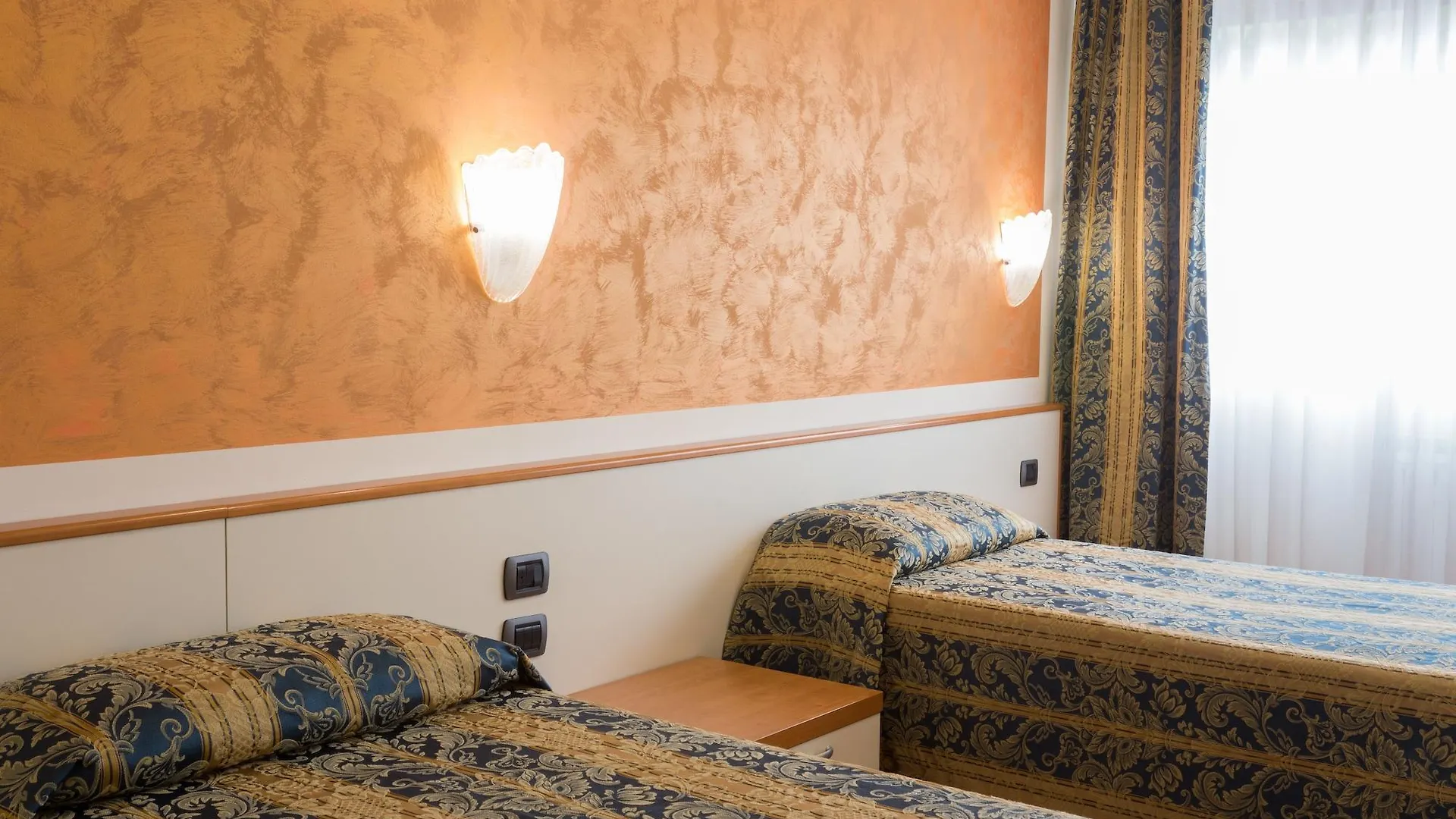Hotel Airmotel ميستر